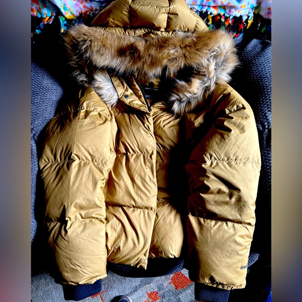 RARE!!! Gold North face bomber jacket with adjustable waist. Fur hood! BNWT!